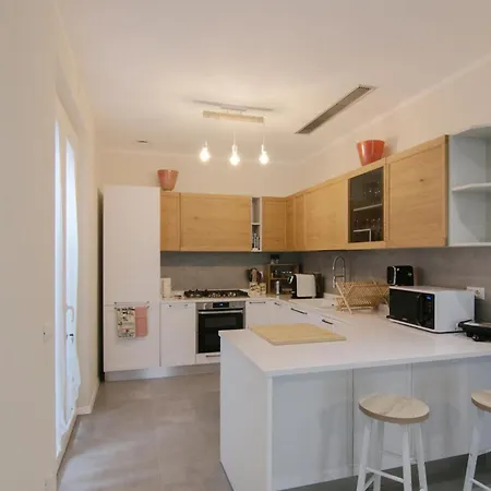 Gorgeous Home In Ripa With House A Panoramic View 펜션